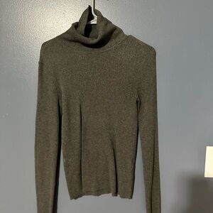 Grey medium Ol Navy Turtleneck sweater